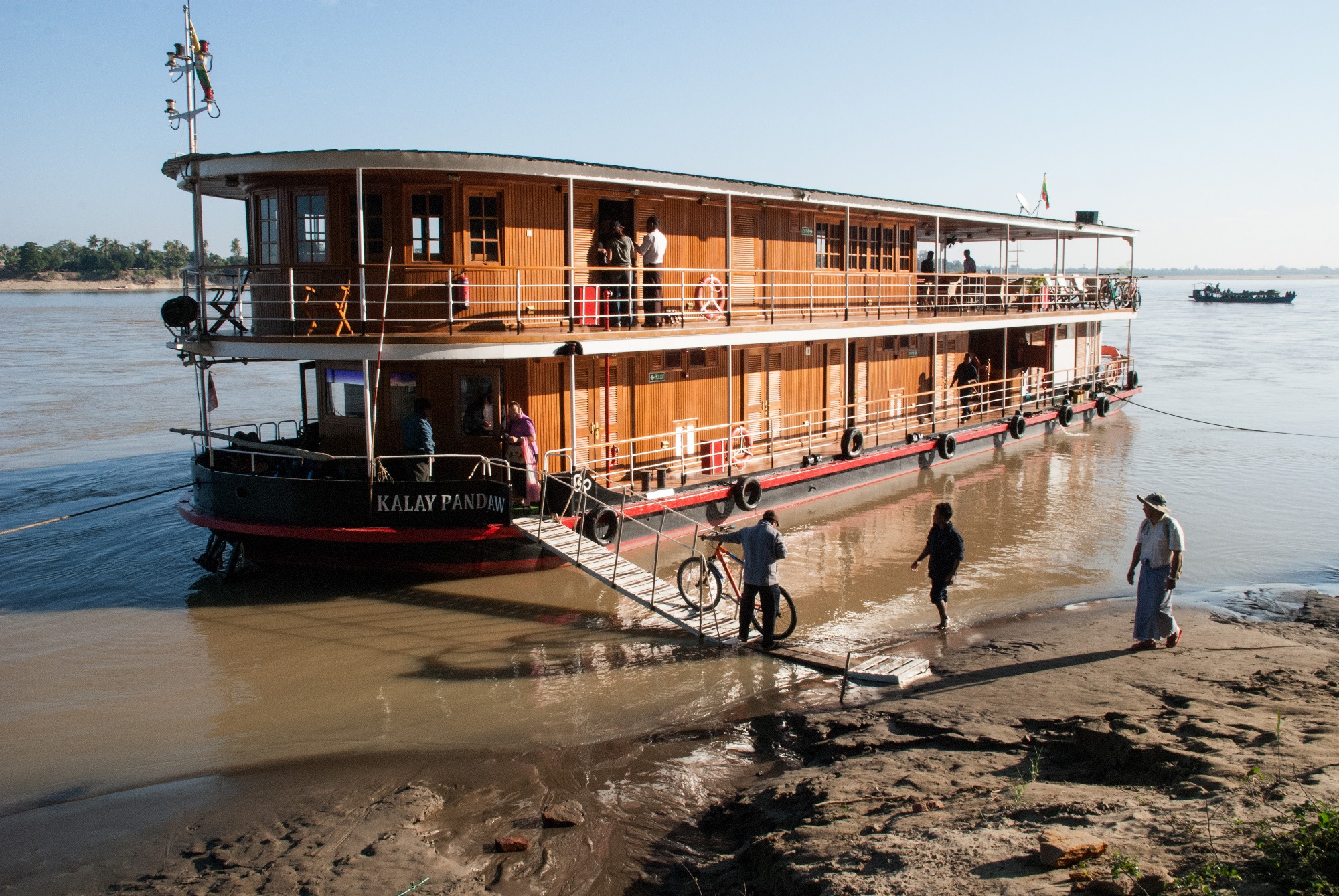 Custom built KALAY PANDAW - Boarding.jpg