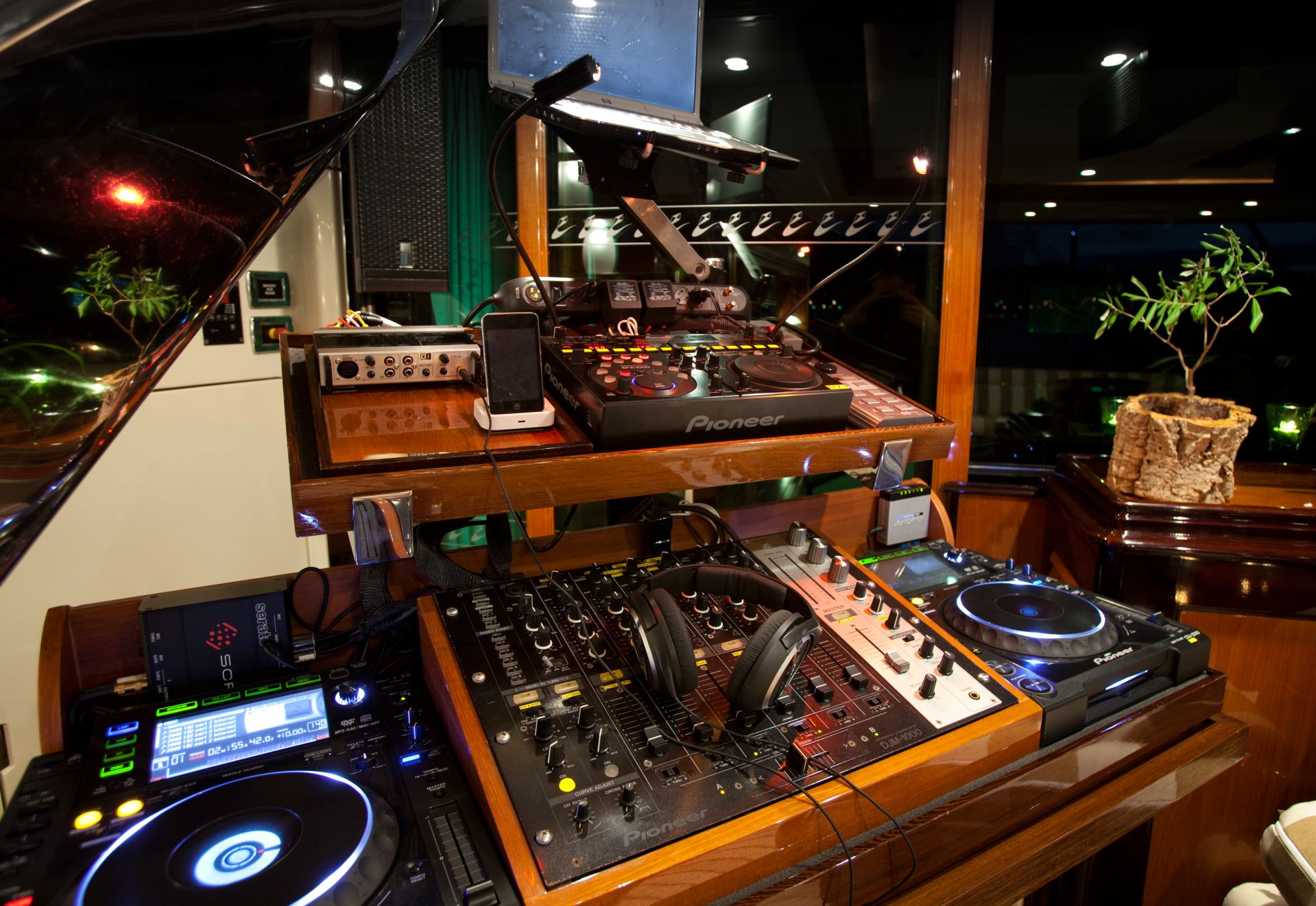DJ setup.jpg