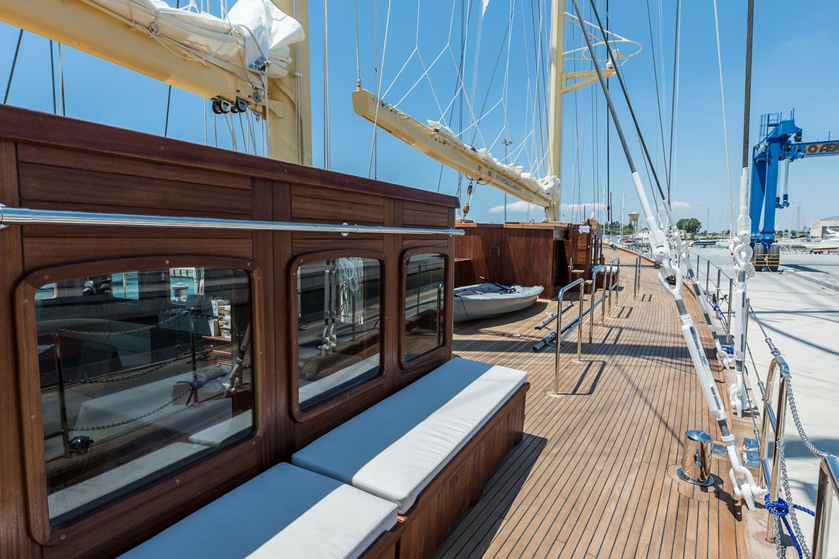 Deck 00004.jpg