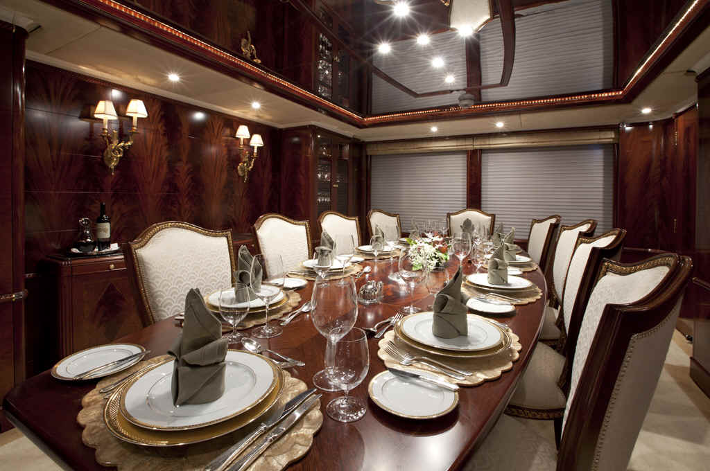 Dining 00005.jpg
