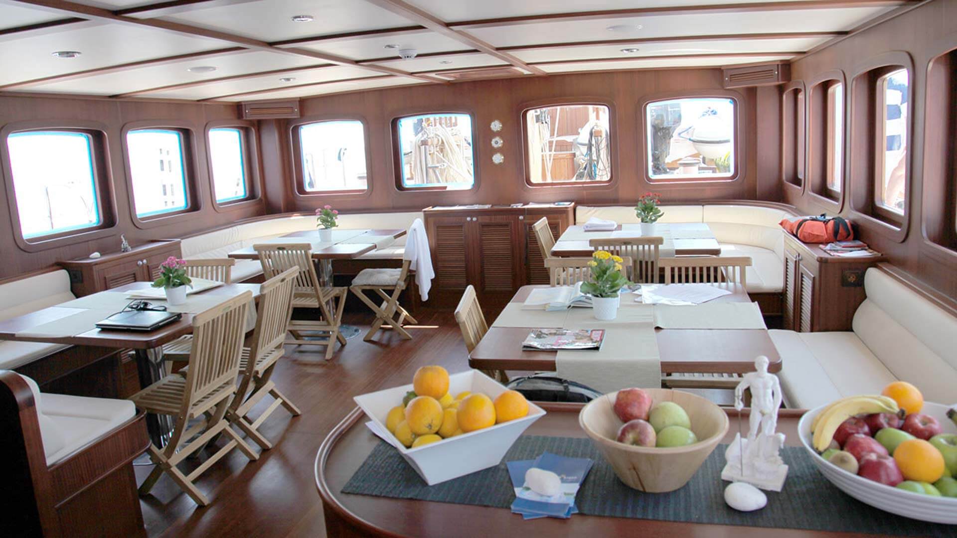 Dining room .jpg