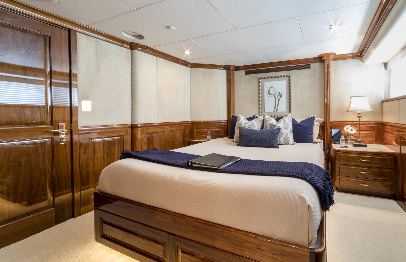 Double guest cabin 00005.jpg