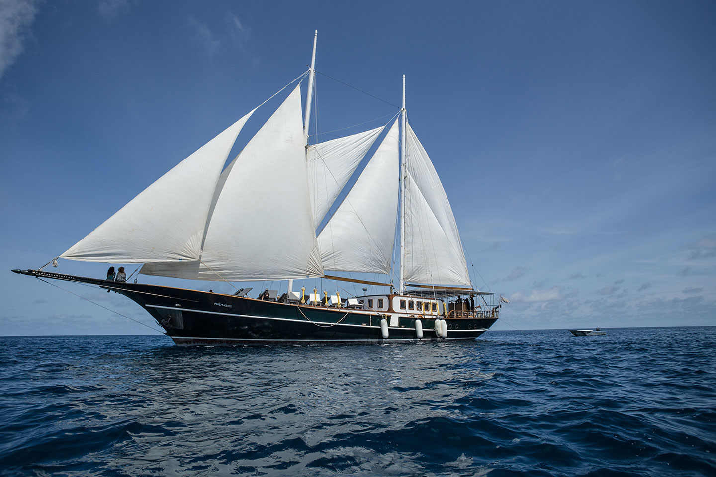 Dream-Voyager underway.jpg