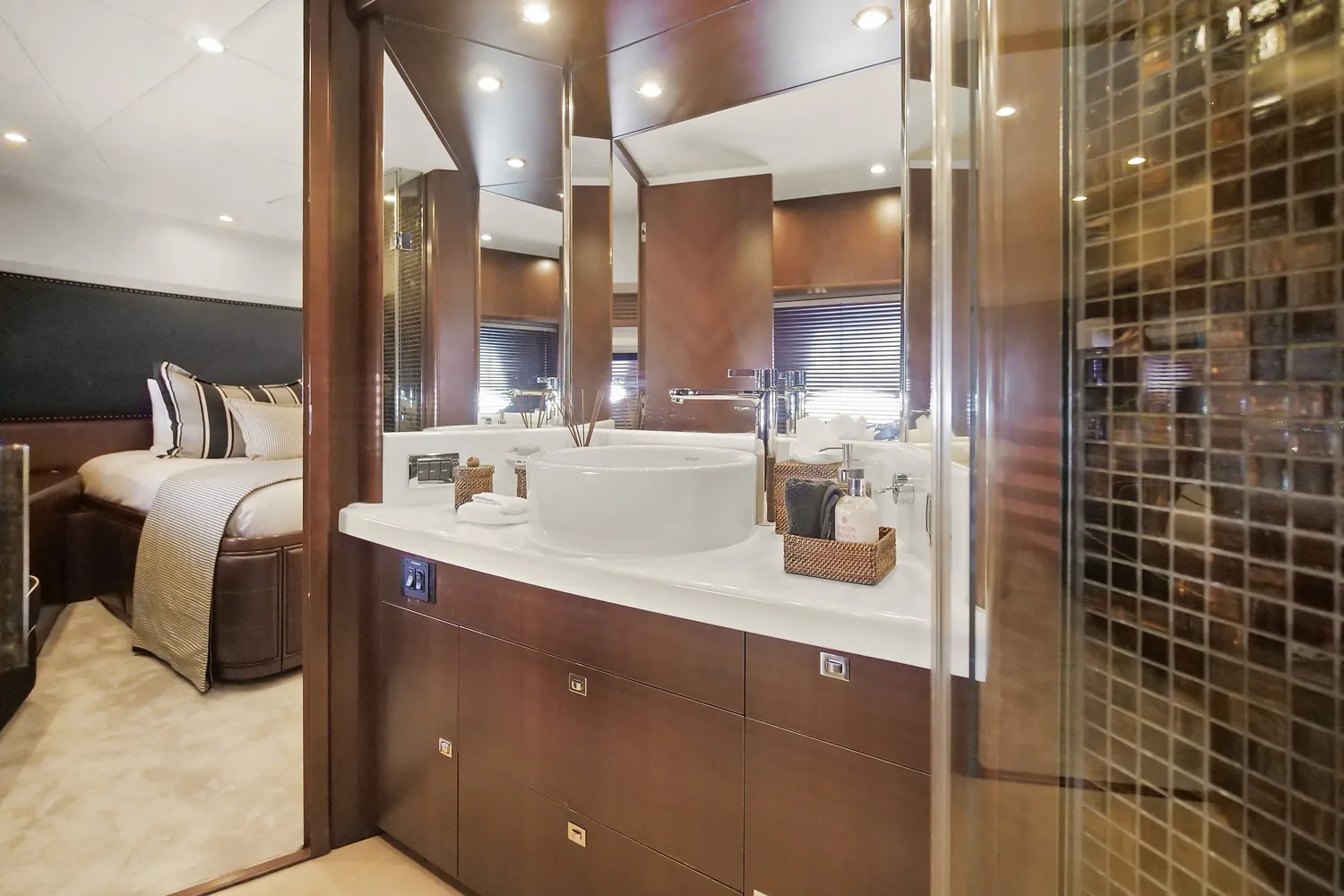 Ensuite bathroom.jpg