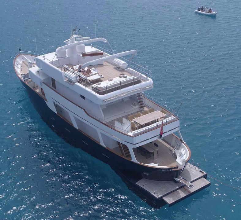 Exterior 4.jpg