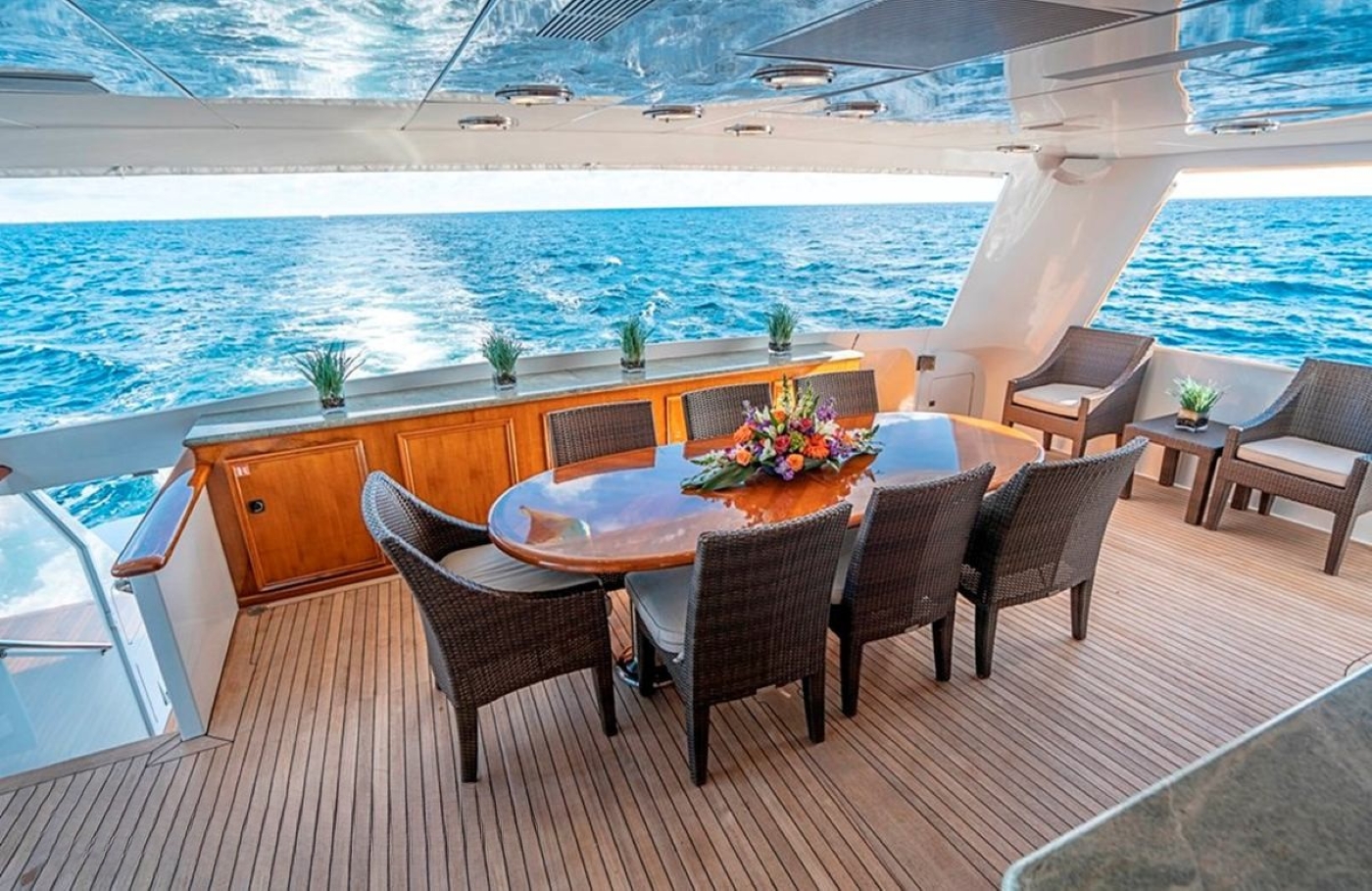 Exterior Dining Area .jpg