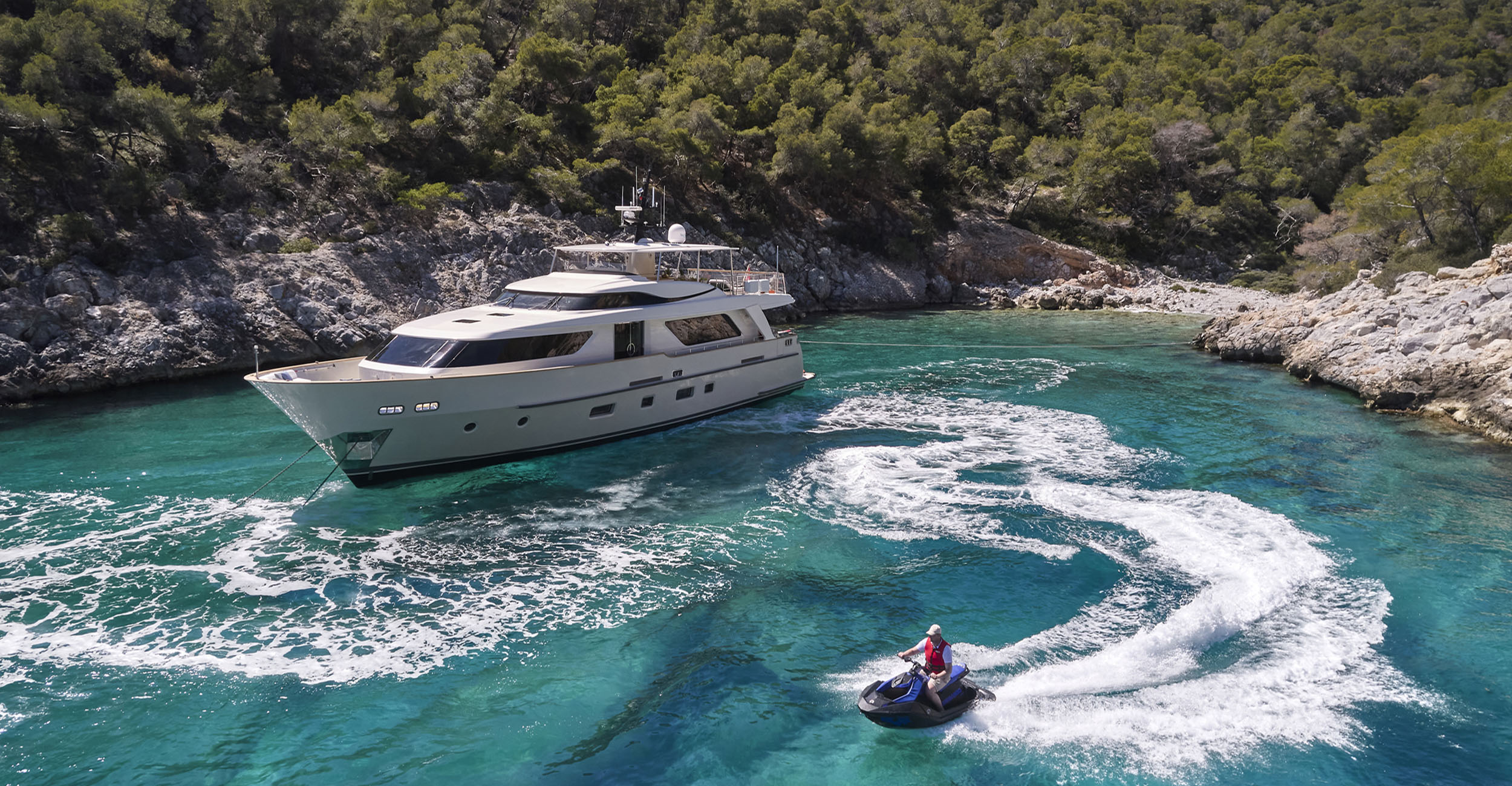 Flor yacht with jetski.jpg