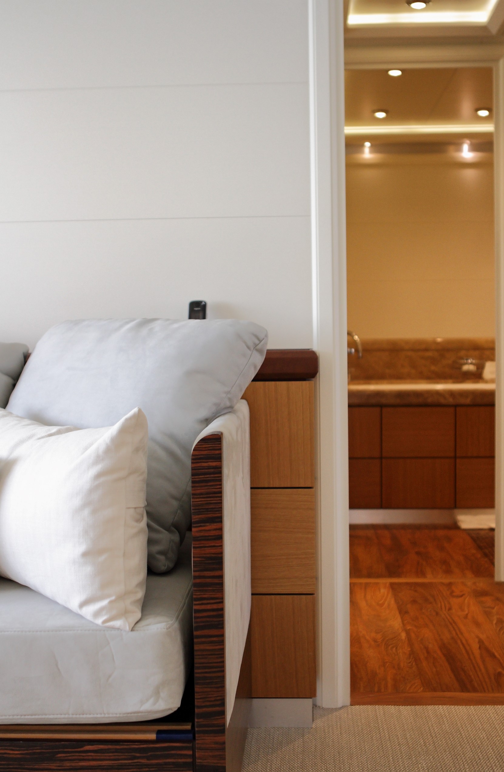 Fwd master suite port1 (portrait) (2).jpg