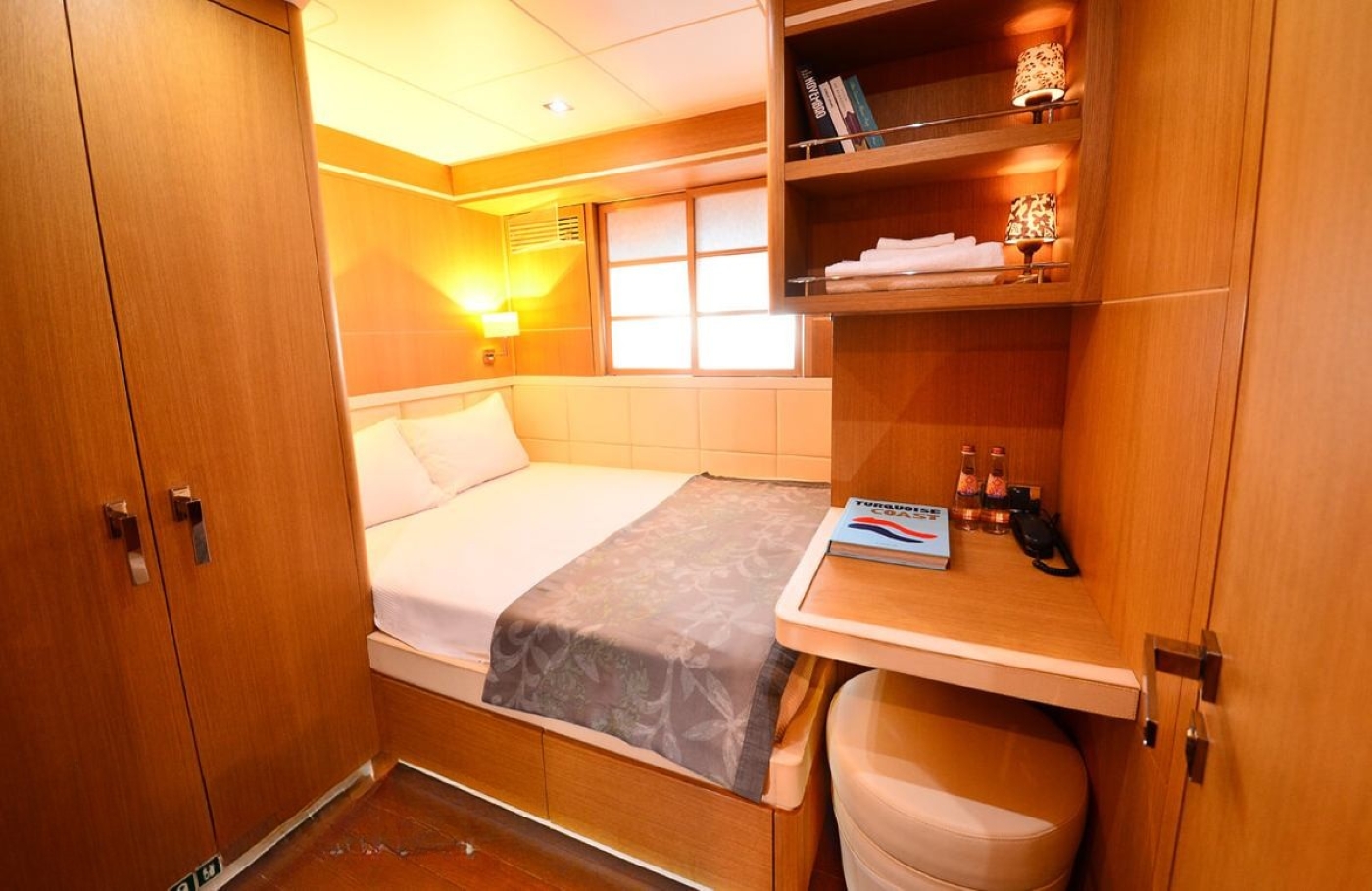 Guest Suite 02.jpg