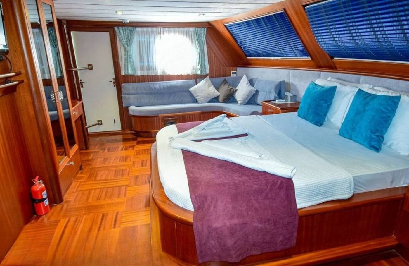 Guest Suite 05.jpg