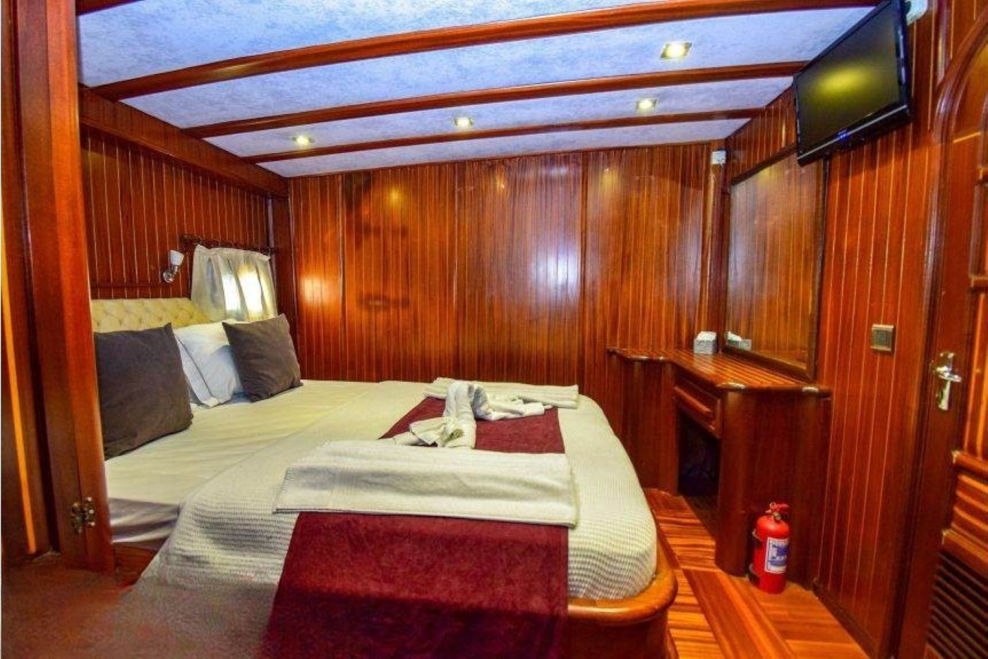 Guest Suite 13.jpg