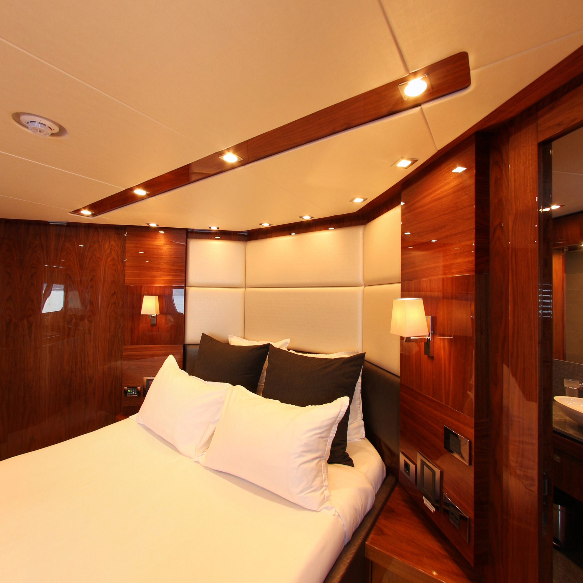 Guest double cabin.jpg