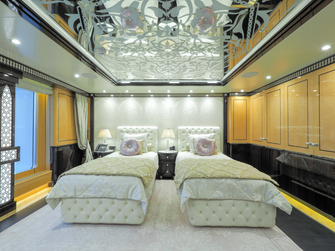 Guest twin suite - starboard.jpg