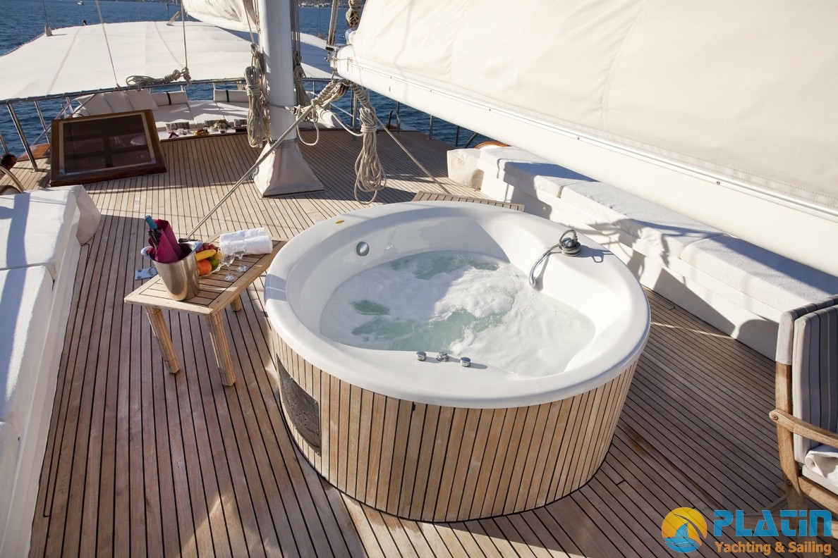 Gulet-Yacht-S-Dogu-Yacht-Charter-Turkey_04.jpg