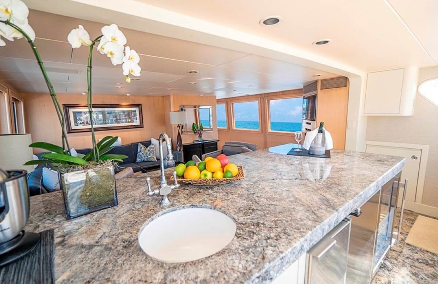 Kitchen Area 01.jpg