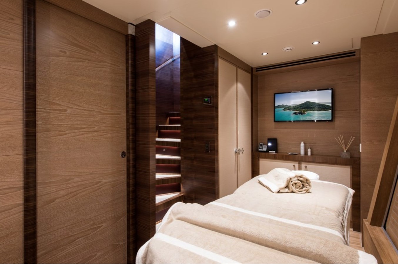 Lower deck spa .jpg