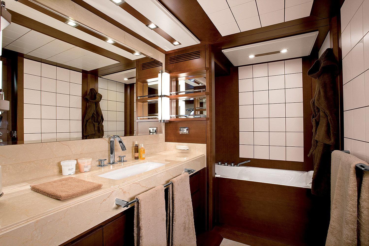 MASTER ENSUITE.jpg