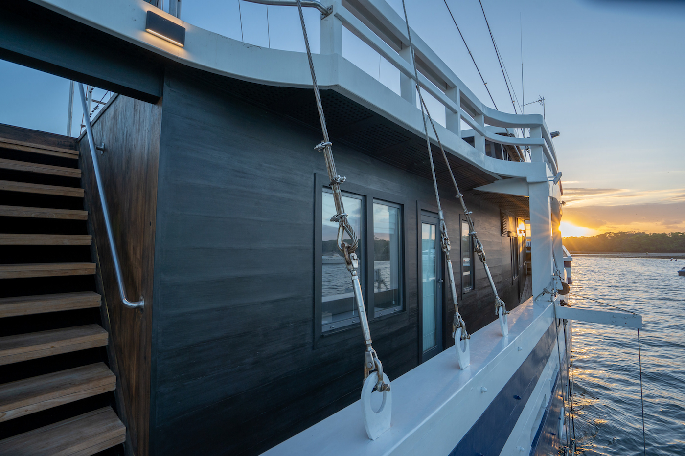 Maindeck Gangway.jpg