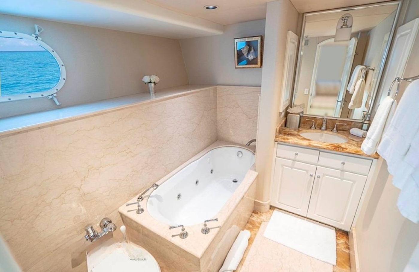 Master Bathroom 01.jpg