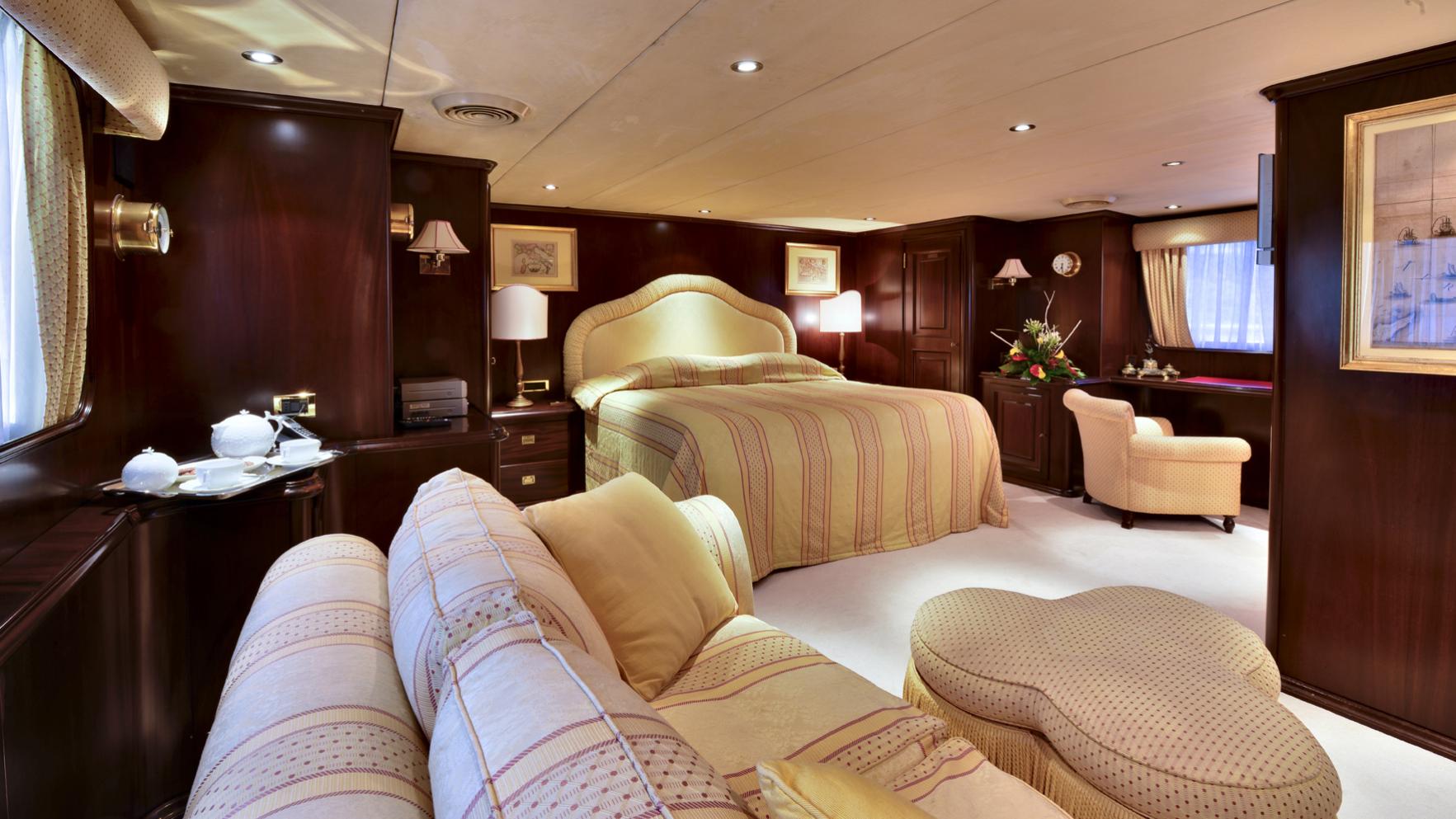 Master suite 00001.jpg