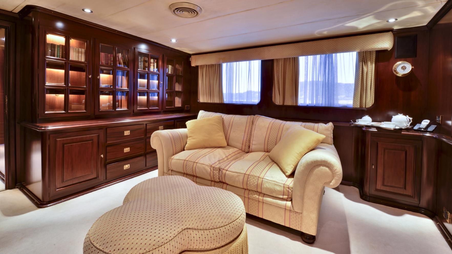 Master suite 00002.jpg
