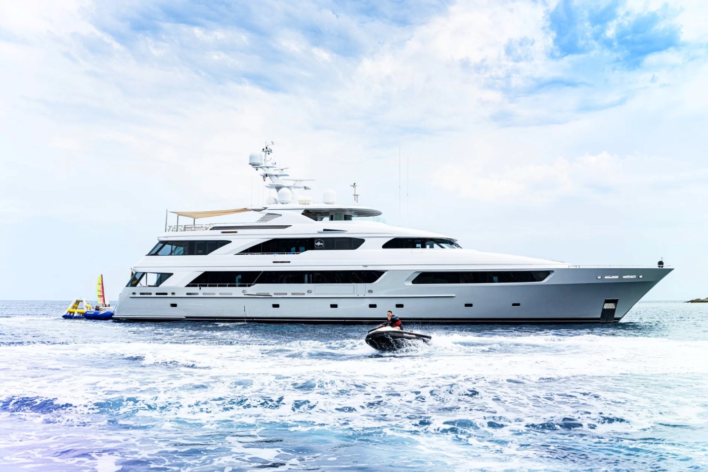 Motor Yacht VICTORIA DEL MAR.jpg