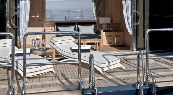 REVE-D-OR-BEACH-CLUB.jpg