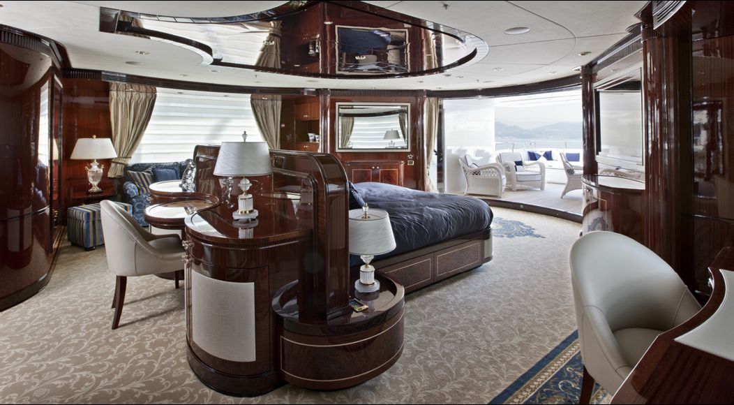 REVE-D-OR-MASTER-CABIN-2.jpg