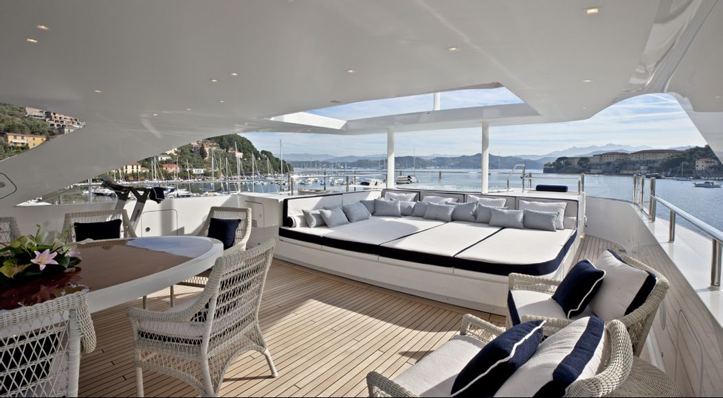 REVE-D-OR-SUNDECK.jpg