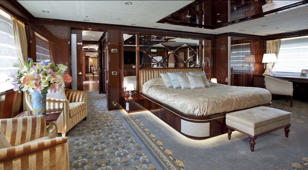 REVE-D-OR-VIP-CABIN.jpg