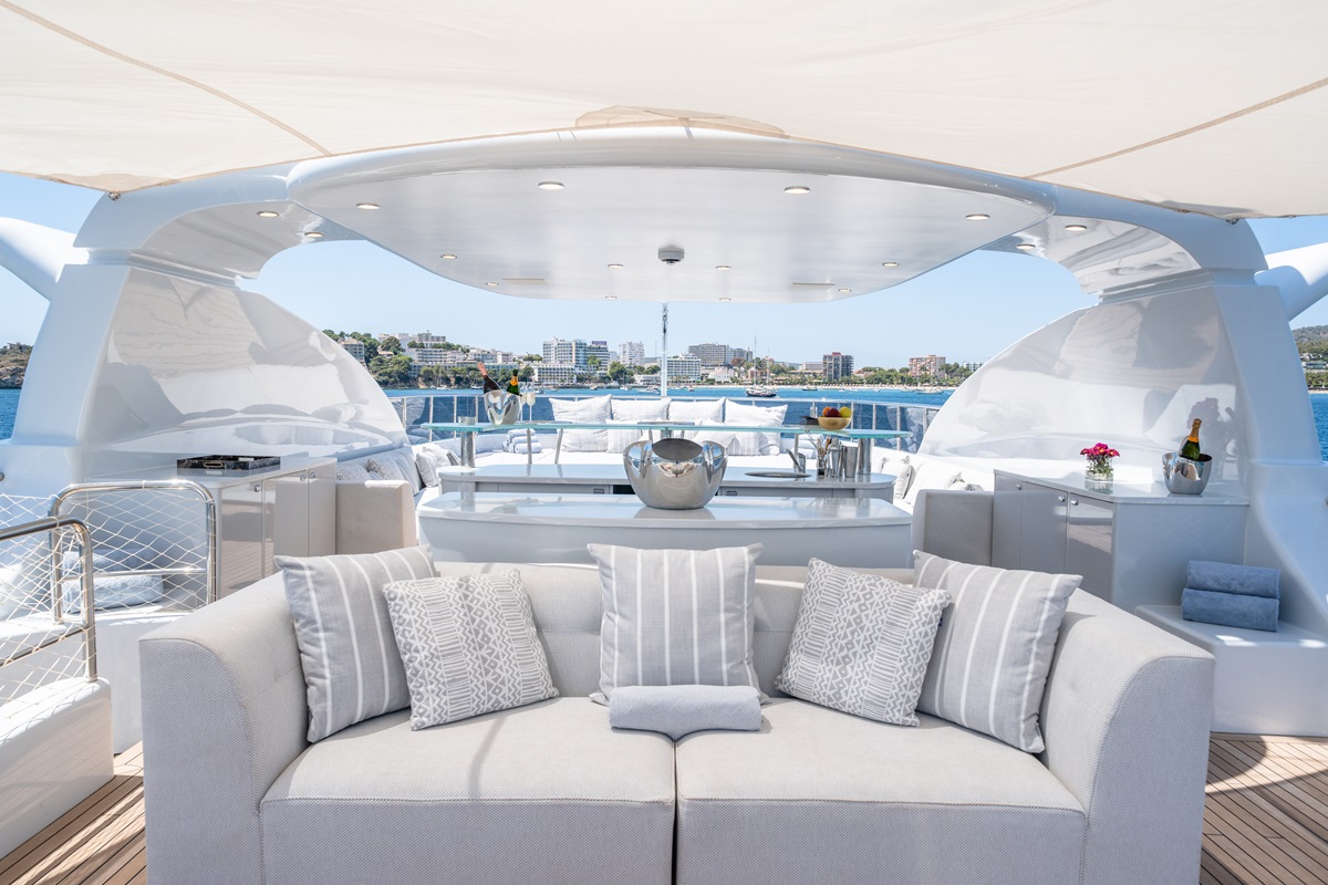 Sundeck aft .jpg