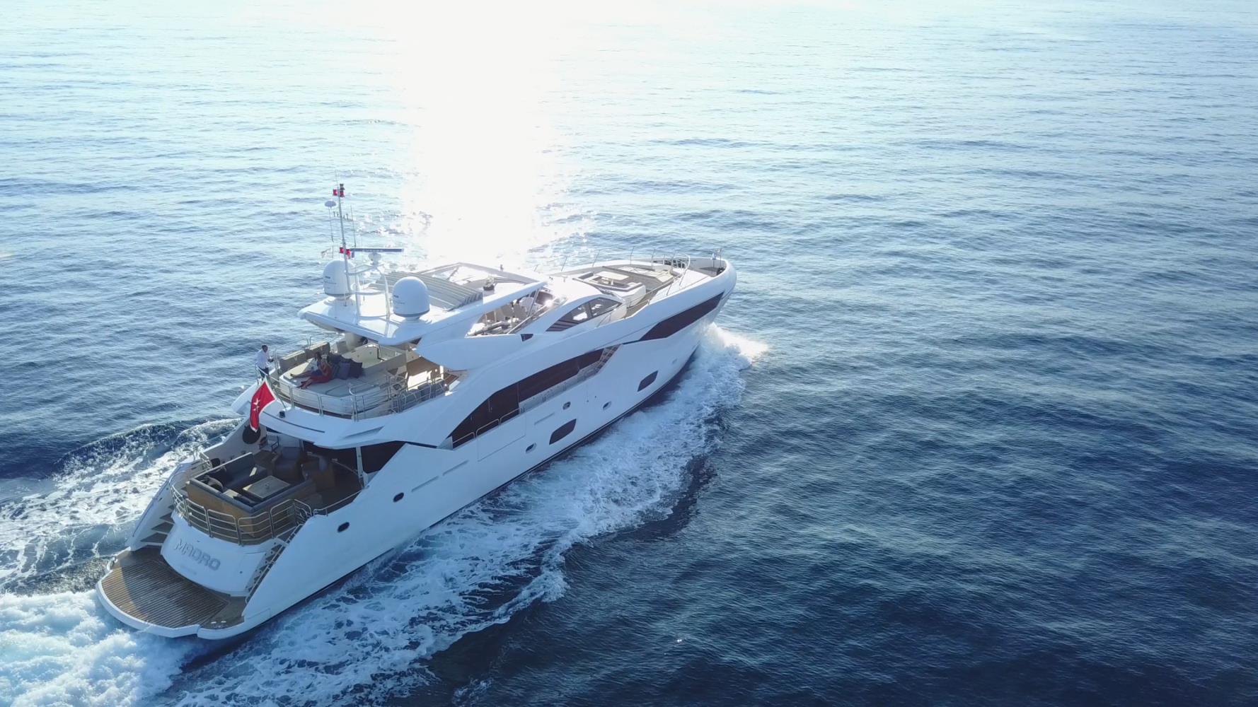 Sunseeker motor yacht MAORO - Running.jpg