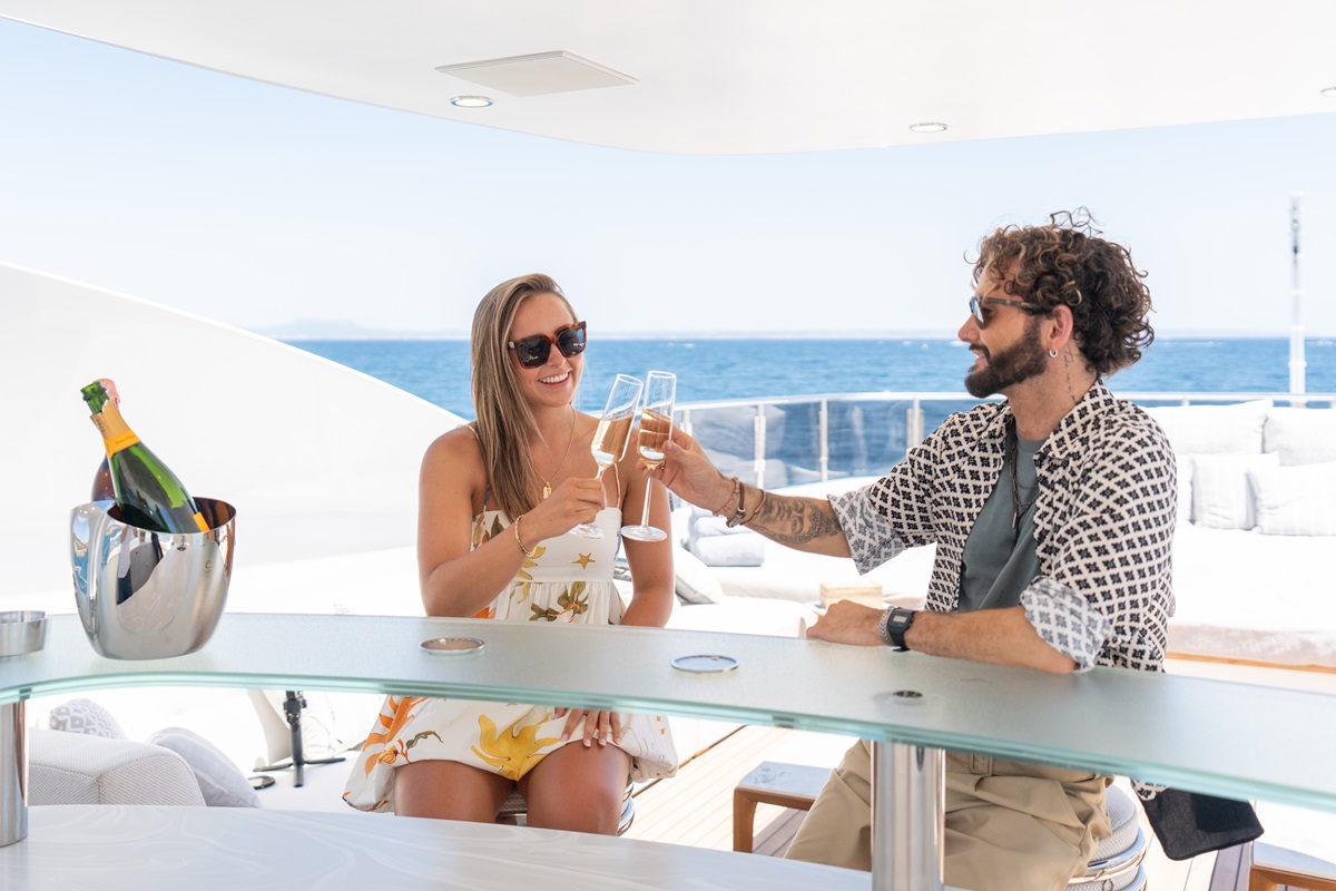 TITIAN PEARL - Sundeck Bar.jpg