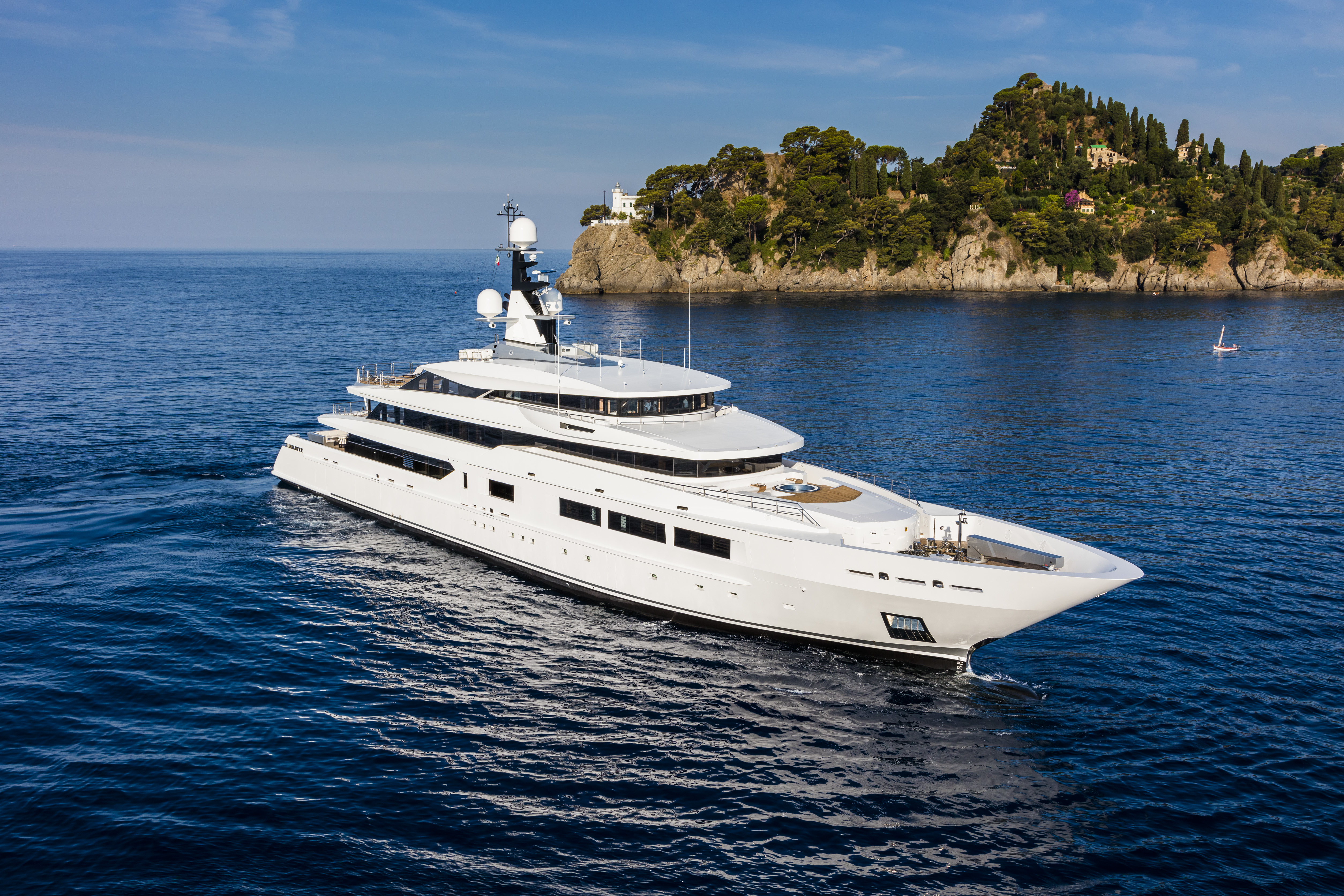 Tankoa Yachts 69 metre superyacht Suerte - Underway on the riviera - Amalfi.jpg