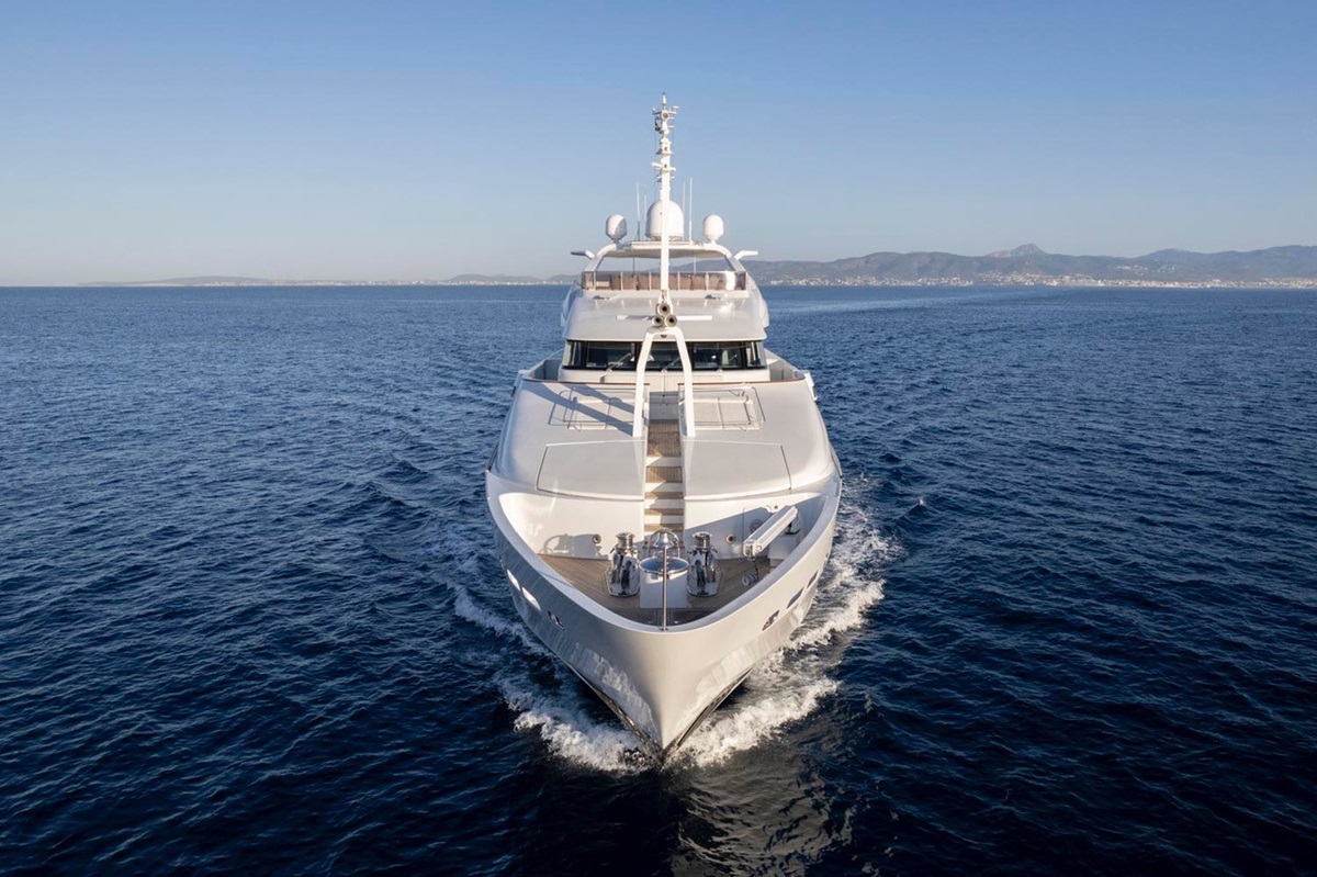 Titian Pearl -  bow.jpg