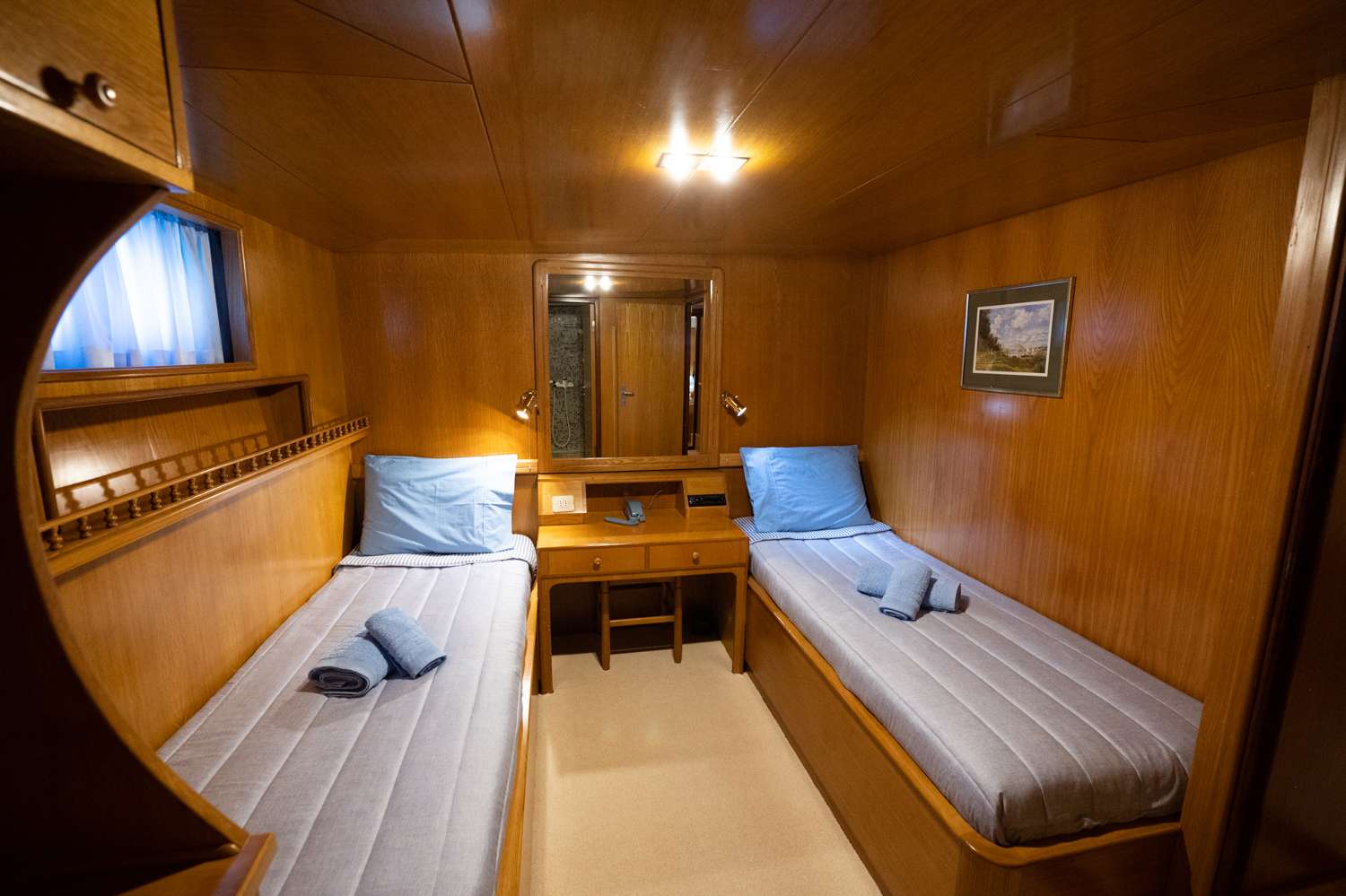 Twin Cabin 1.jpg