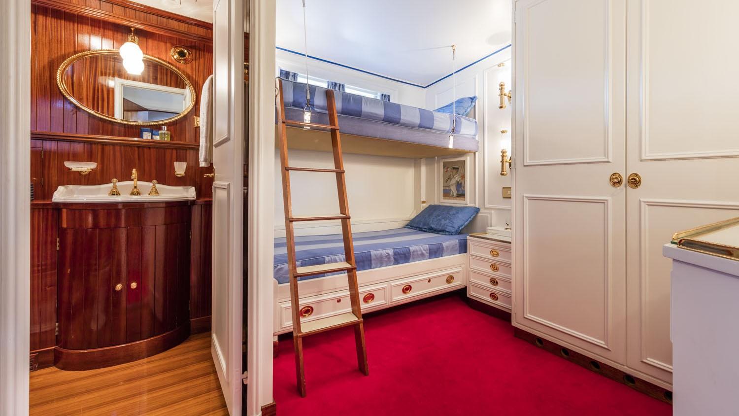 Twin cabin 00001.jpg