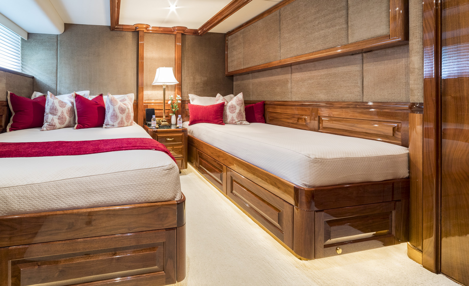 Twin cabin 00006.jpg