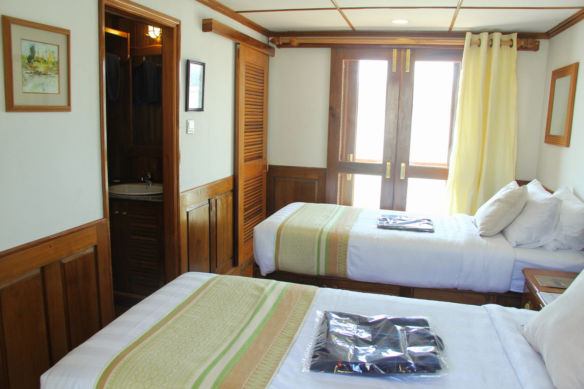 Twin stateroom.jpg
