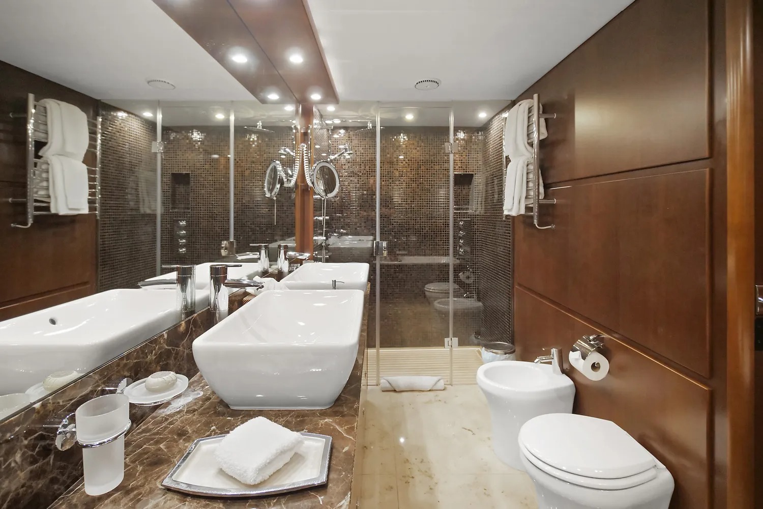 VIP ensuite with double sinks.jpg
