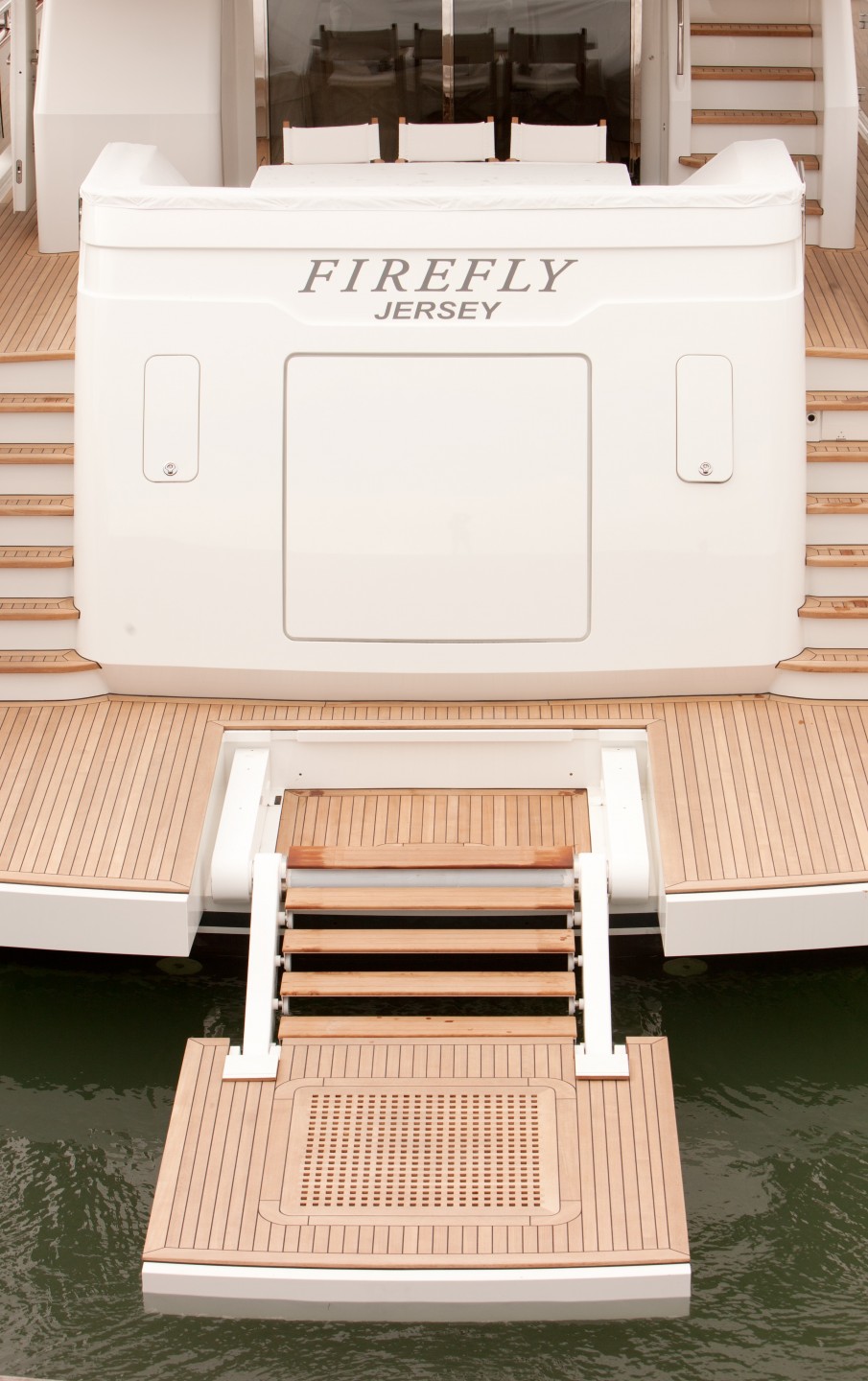 Yacht FIREFLY by Mulder - Extended swim platform.jpg