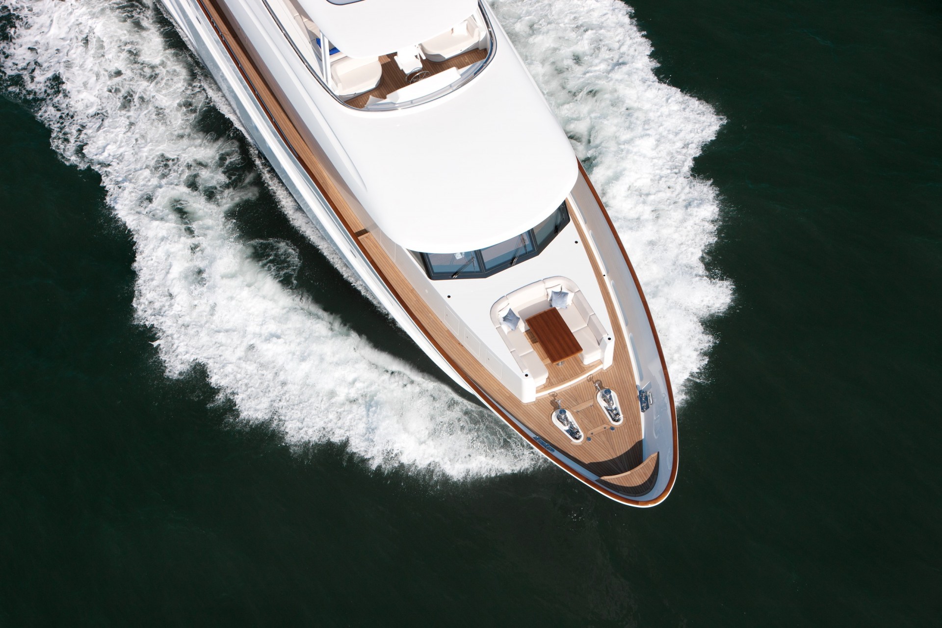 Yacht FIREFLY by Mulder - Foredeck.jpg