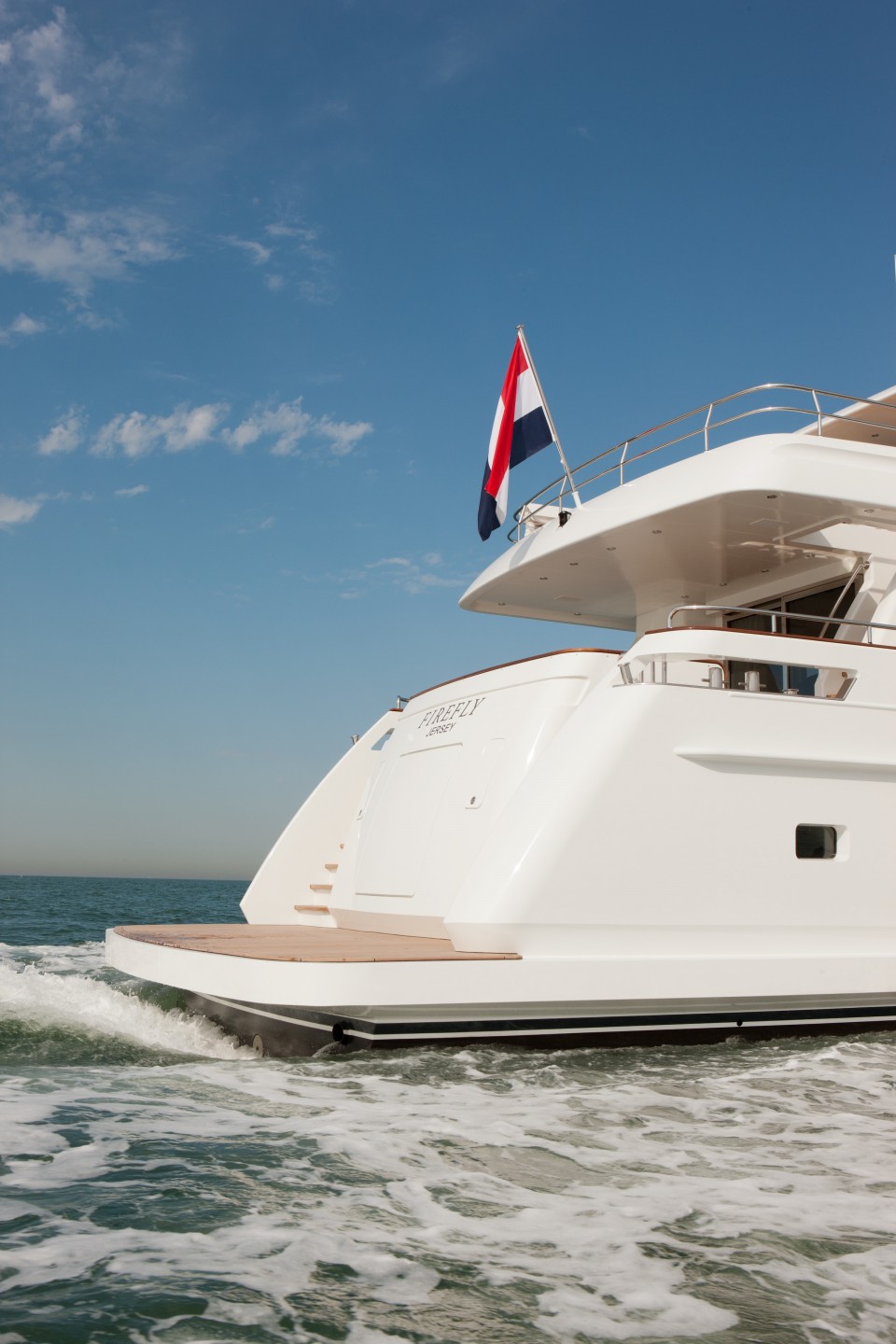 Yacht FIREFLY by Mulder - Stern swim platform.jpg