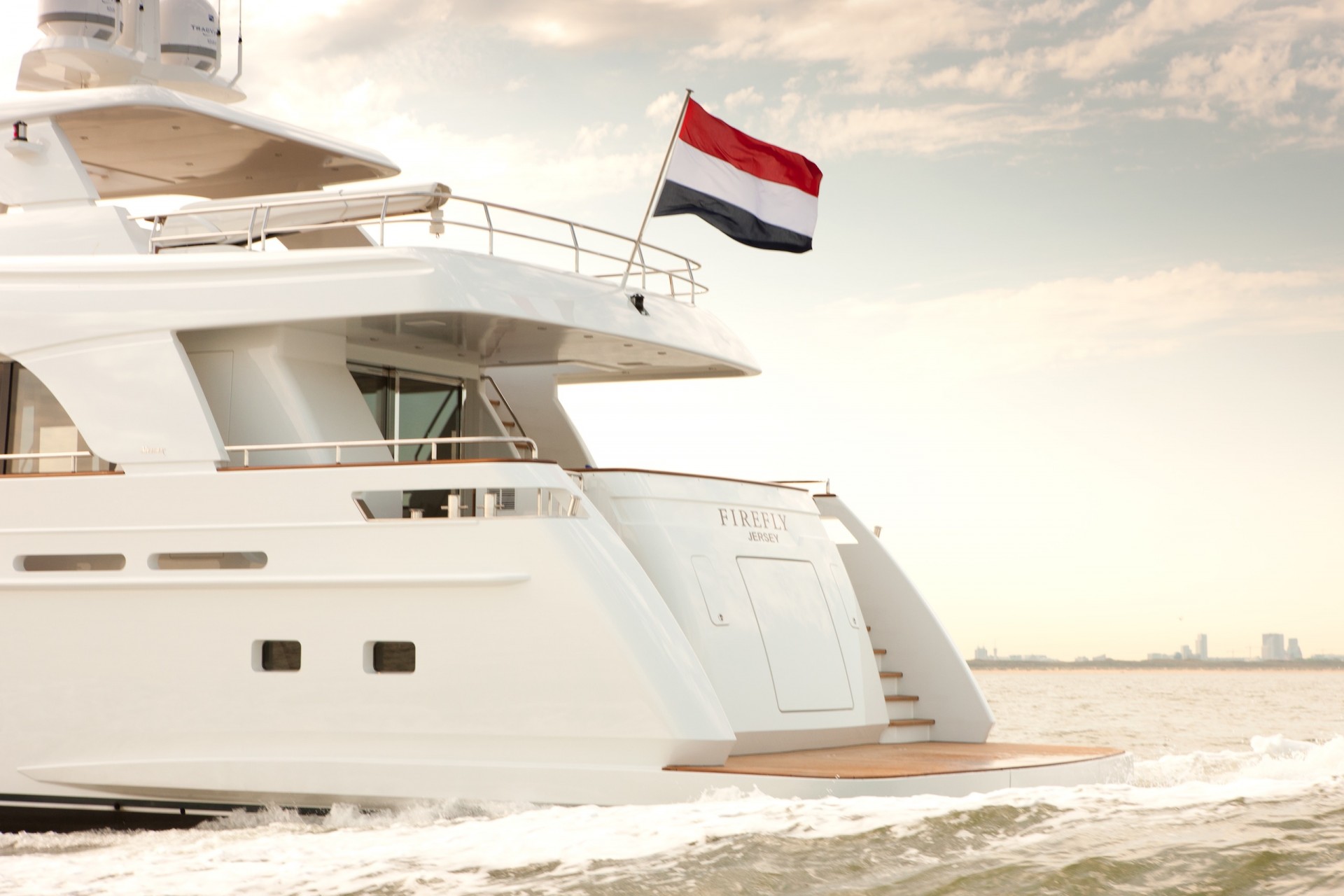 Yacht FIREFLY by Mulder - Swim Platform.jpg