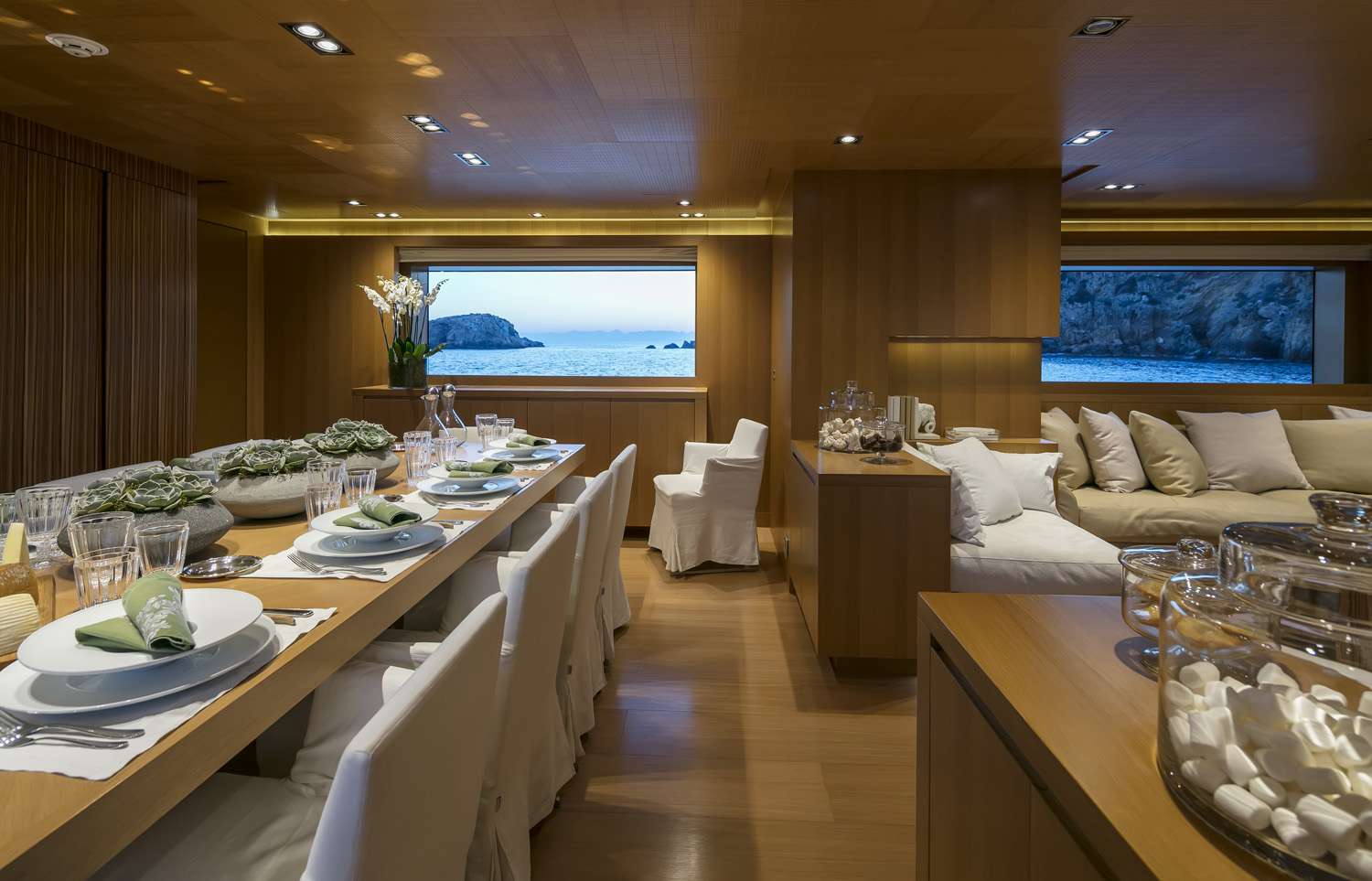 Yacht GEOSAND - Interior Dining 3.jpg