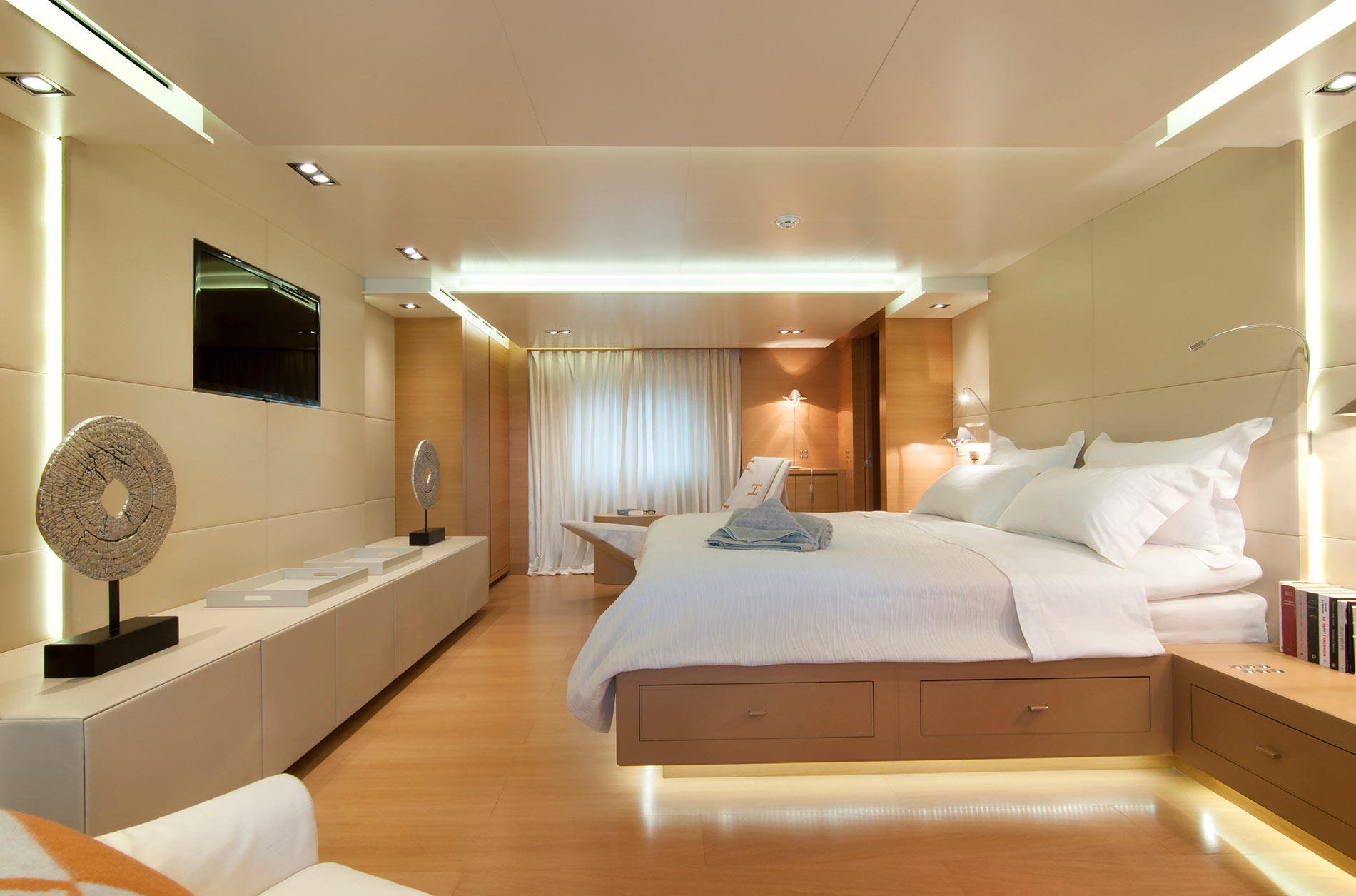 Yacht GEOSAND - Master Stateroom.jpg
