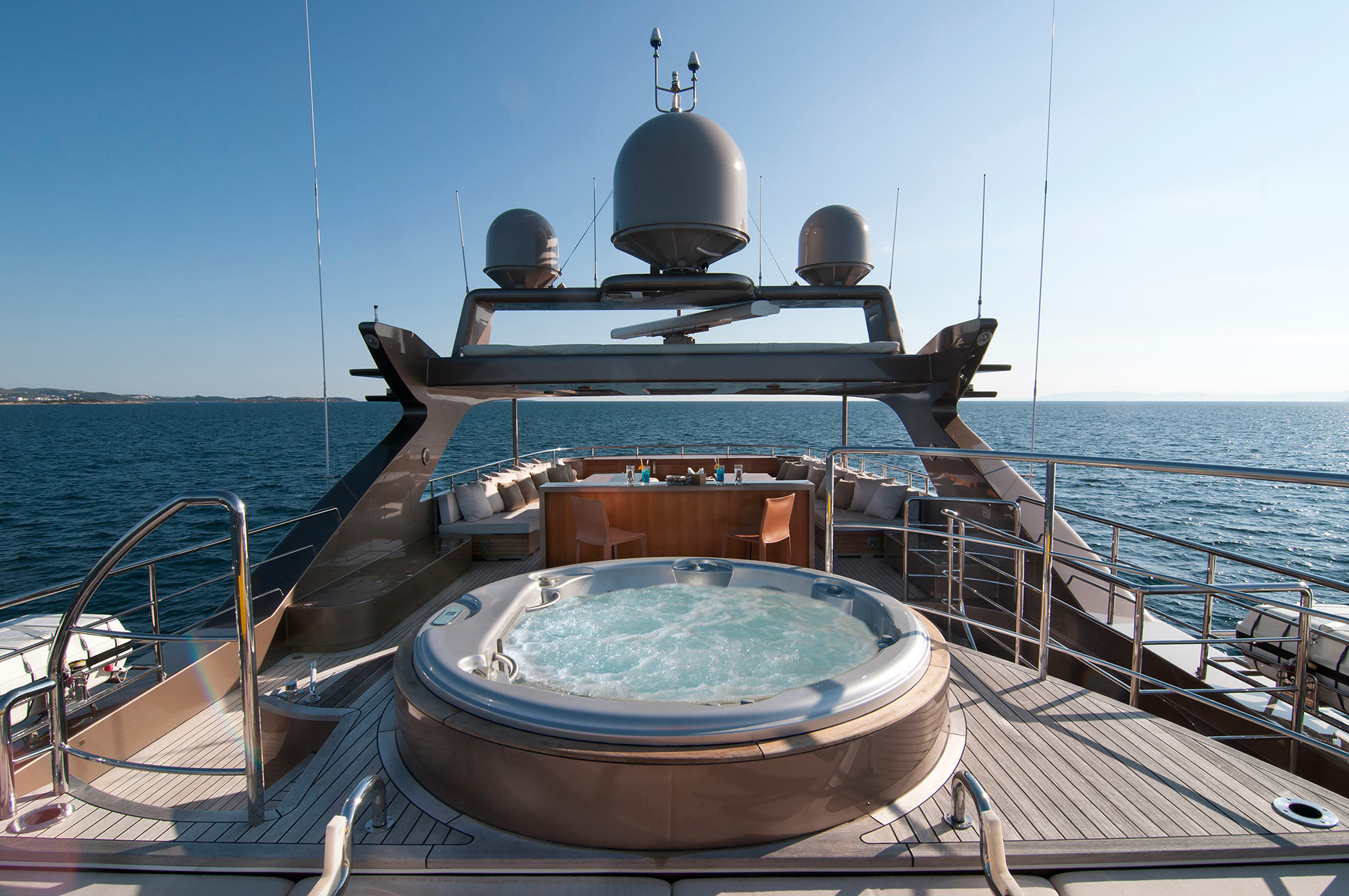 Yacht GEOSAND - Sundeck & Jacuzzi Pool.jpg