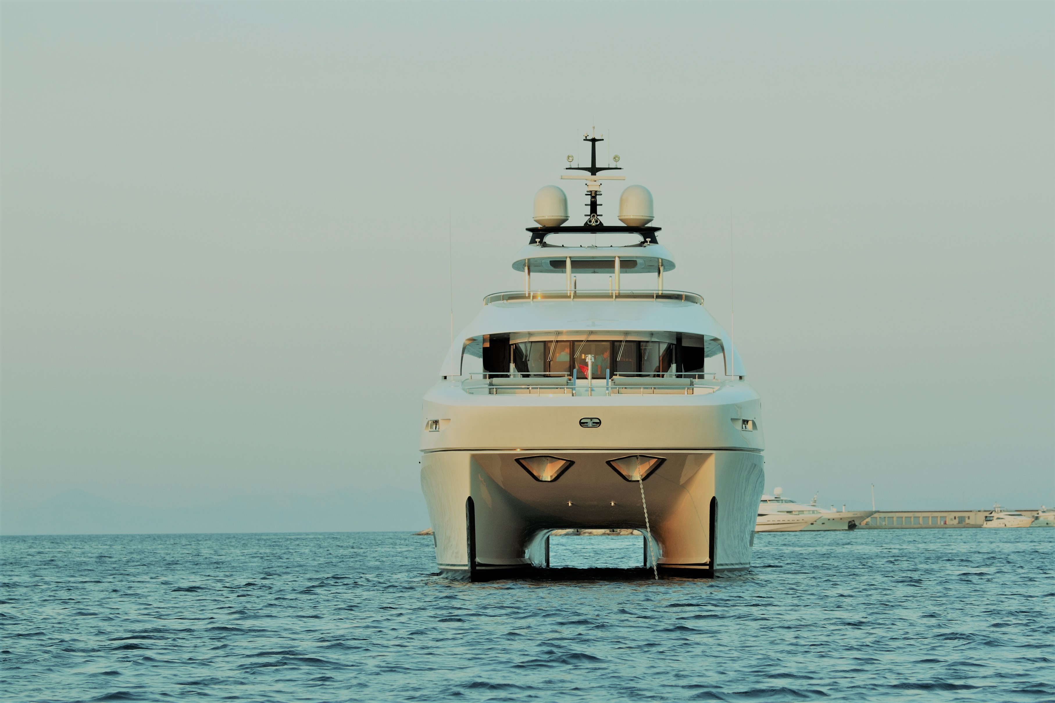 Yacht QUARANTA by Curvelle - Bow Profile 2.jpg