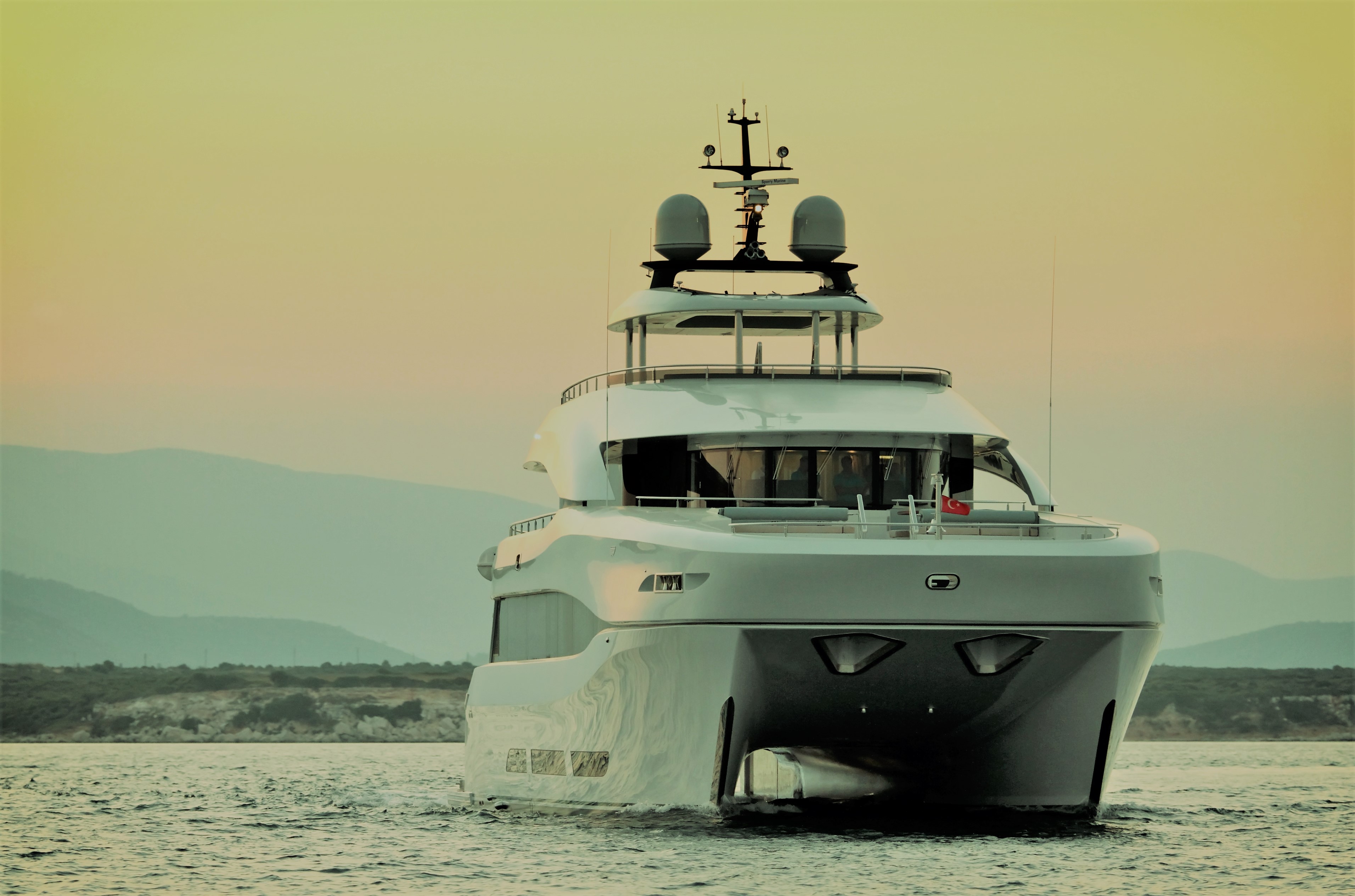 Yacht QUARANTA by Curvelle - Bow Underway.jpg