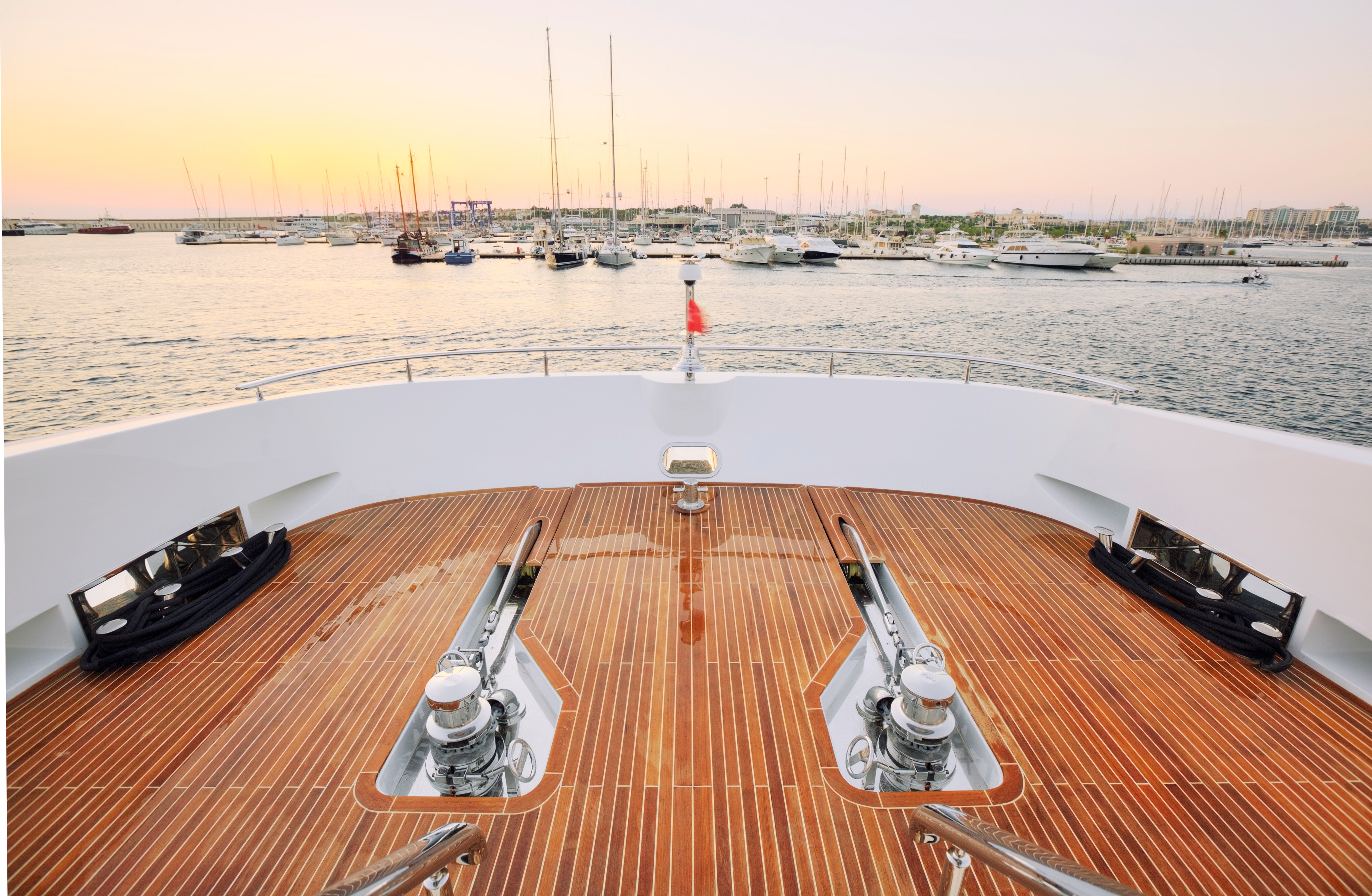 Yacht QUARANTA by Curvelle - Foredeck.jpg